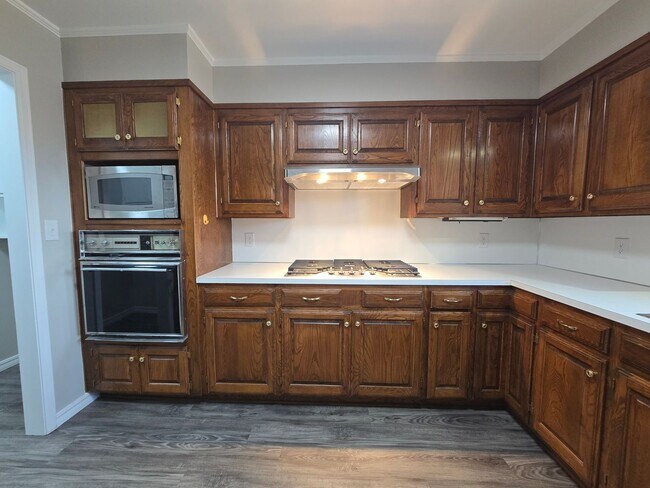 Building Photo - 3 Bedroom 2 Bath home in Shawnee!