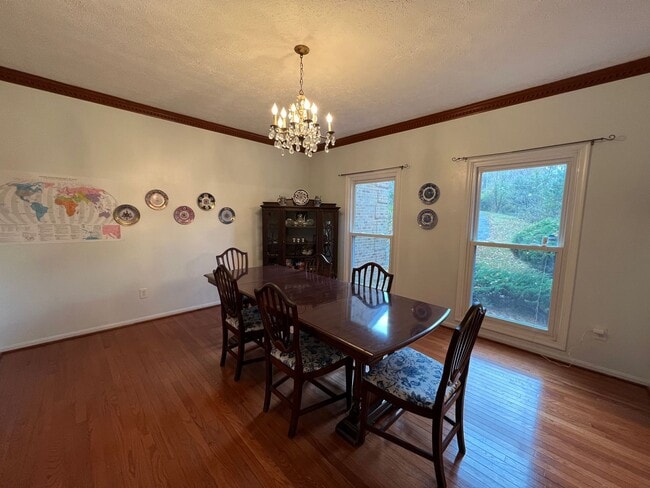 Building Photo - ***Coming Soon*** Spectacular 3 Bed 3.5 Bath Brick Home in Scenic Riverview Estates