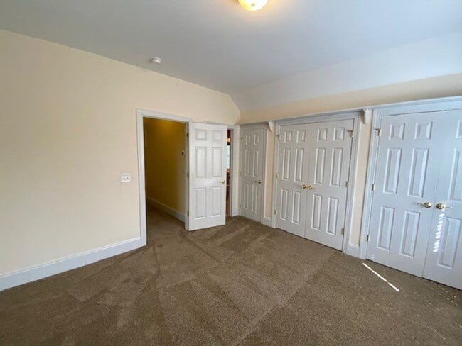 Building Photo - $500 Off 1 Month if Moved In by 11/30/25