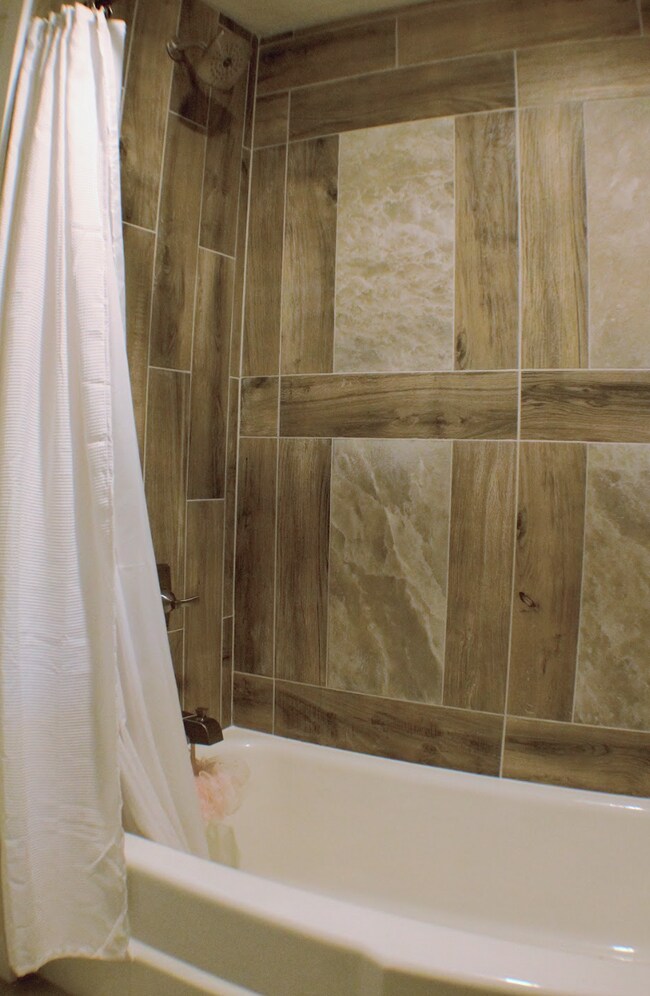 Building Photo - "Charming 3-Bed Retreat with Finished Basement & Fireplace in Scenic Mills River!" Furnished