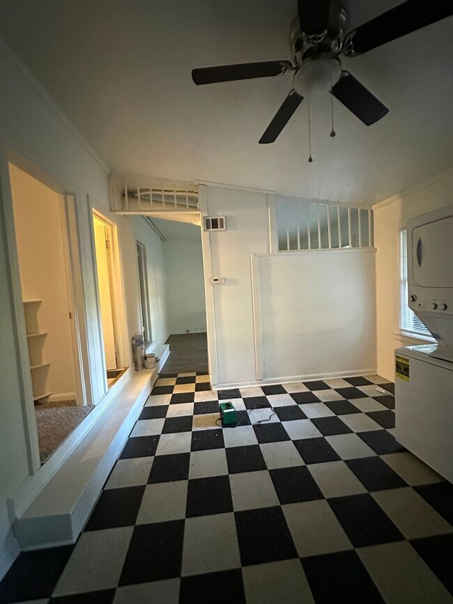 Building Photo - 2 bedroom, 1 bathroom updated home in Normaltown