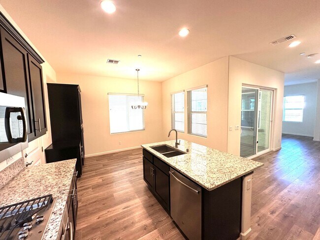 Building Photo - Natomas 3 Bedroom Home with a loft for rent!
