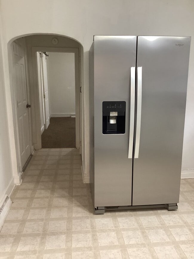 Building Photo - Charming House in the Country