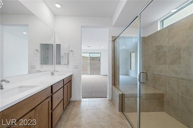 Building Photo - 10 Sun Lily Ln