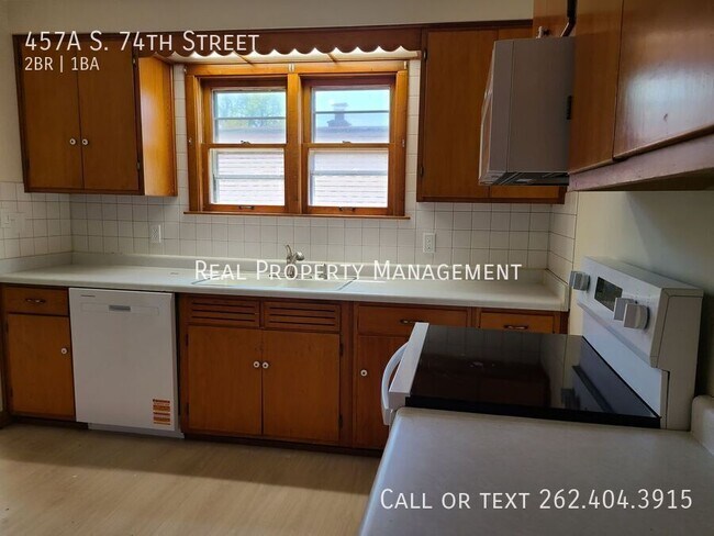 Building Photo - 457 A S 74th St