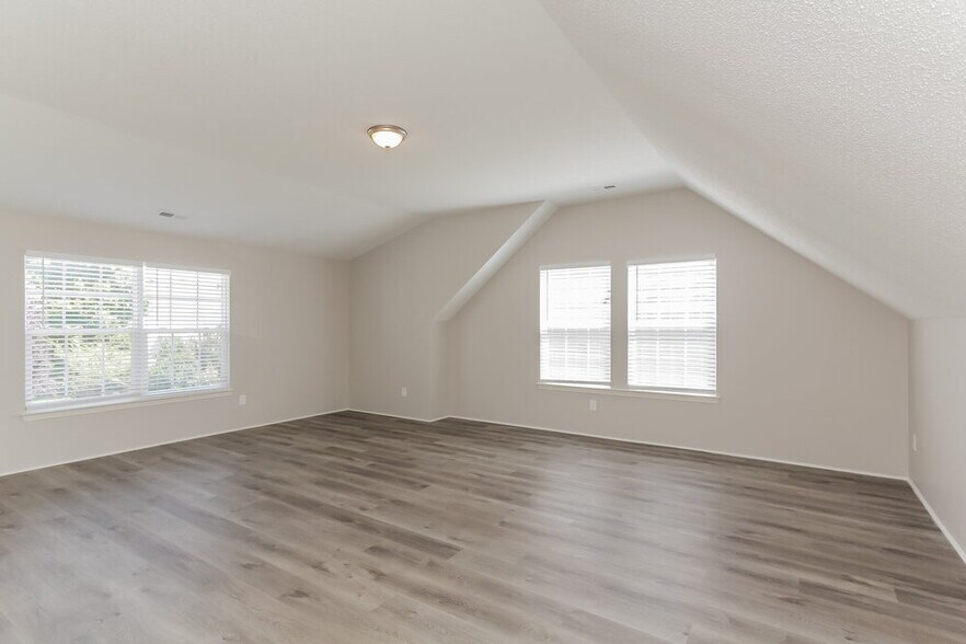 Building Photo - 7223 Claiborne Woods Rd