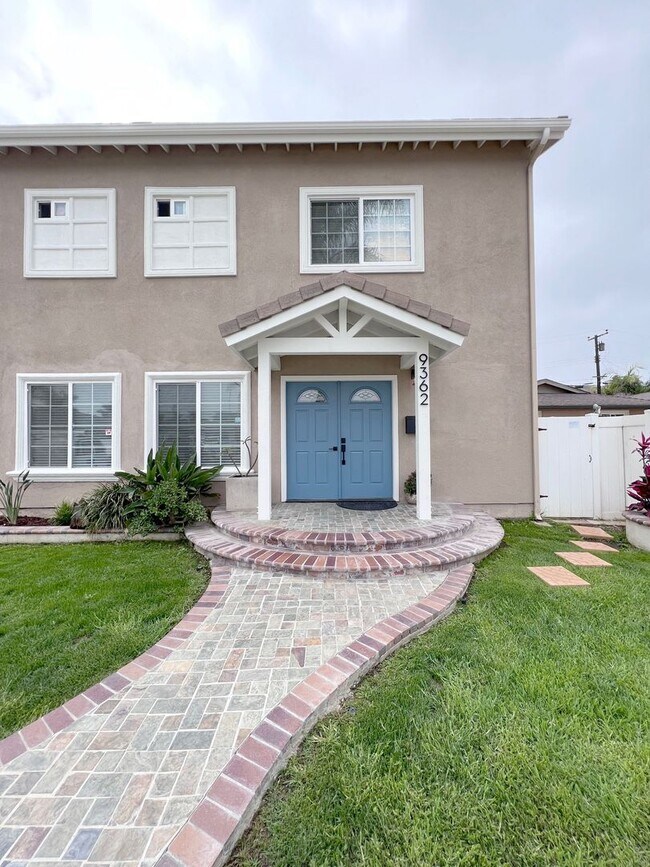 Building Photo - NEW AC - Bright & Spacious Single-Family Home with Pool