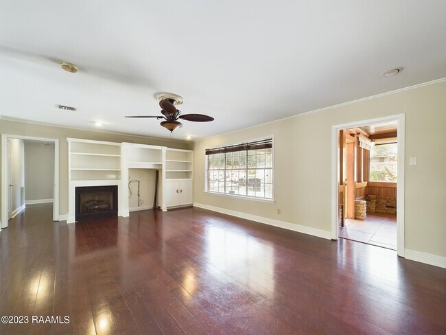 Building Photo - 232 Thibodeaux Dr