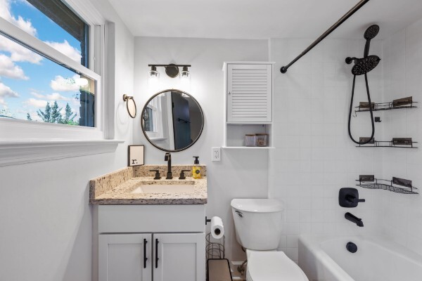 Bathroom 2 - 1220 Franklin Dr