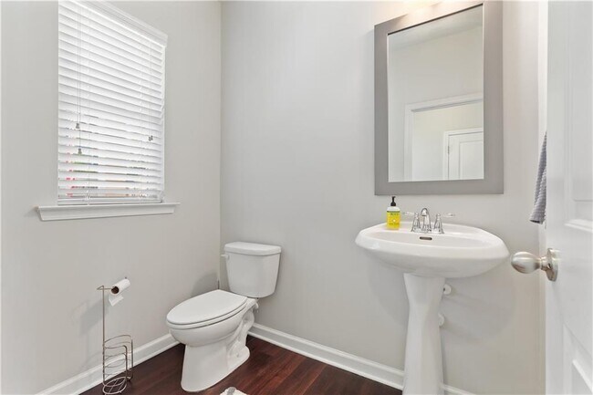 Building Photo - 157 Highland Pointe Cir E