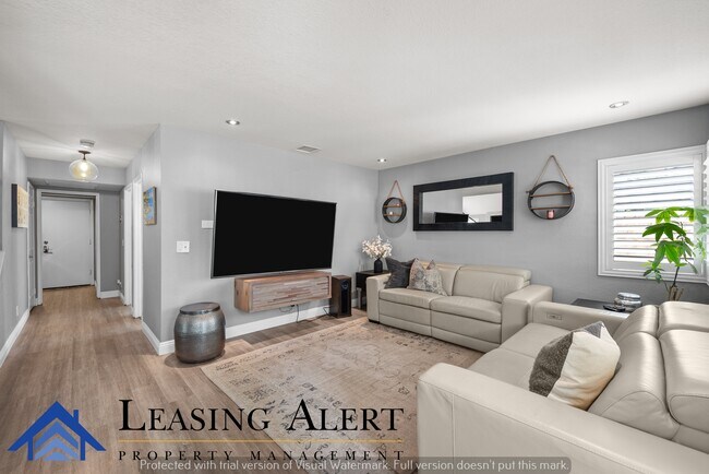 Building Photo - 27597 Artine Dr