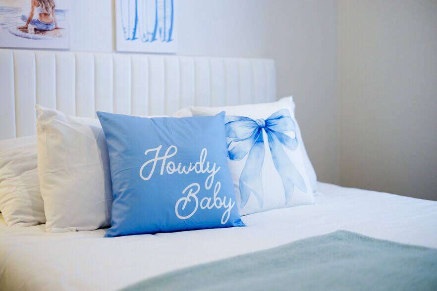 Building Photo - 4936 40th Ave N