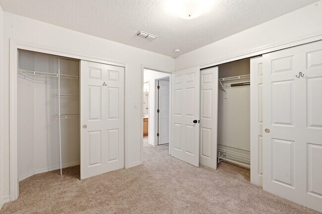 Building Photo - 8319 Santa Clarita St NE