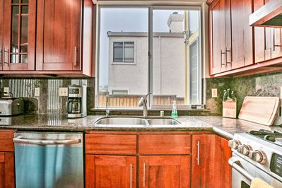 Building Photo - 218 Cerro Dr