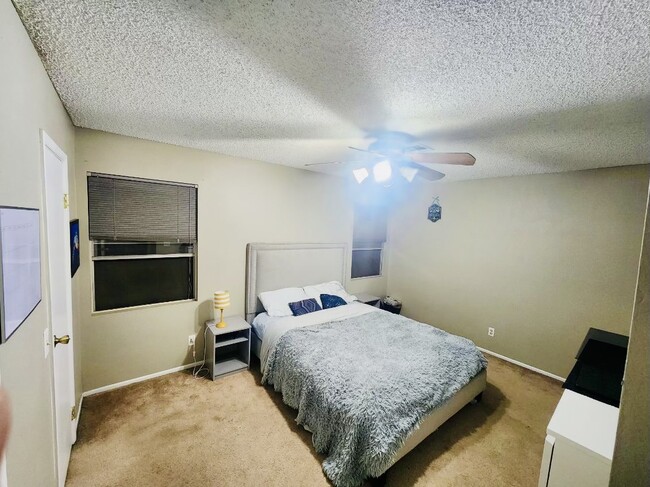 Building Photo - 104 Boysenberry Ln