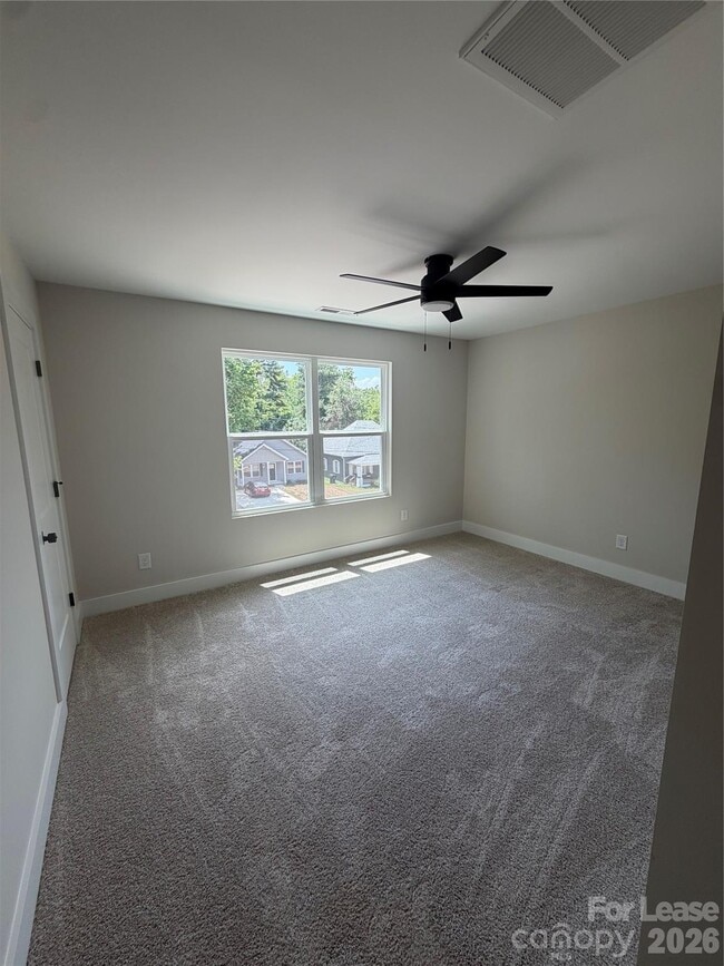 Building Photo - 212 N Yadkin Ave