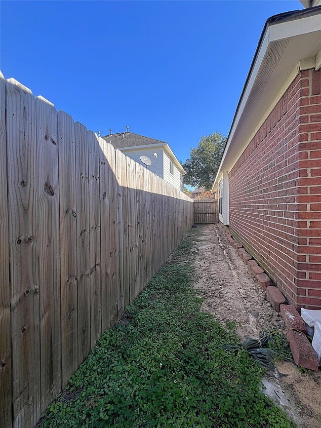 Building Photo - 6839 Catarina Cir