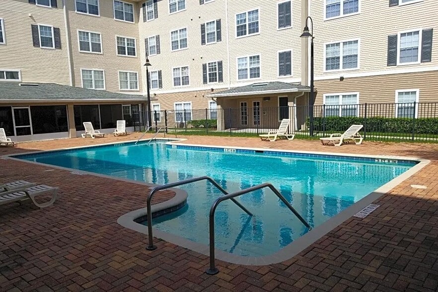 Building Photo - Madison Manor Apartments
