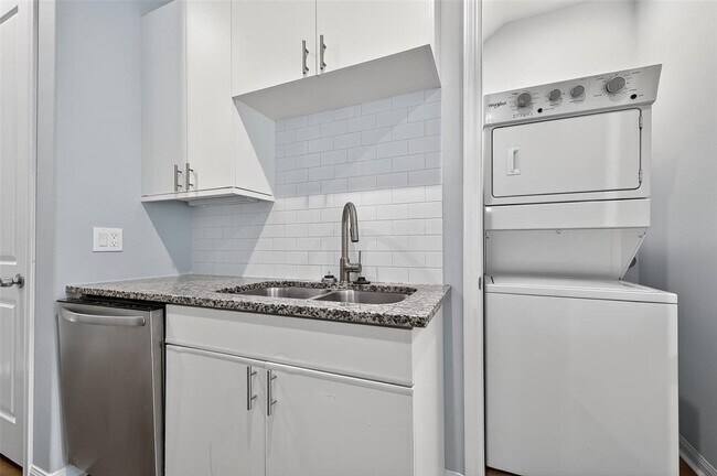 Building Photo - 4922 Paradigm Ln