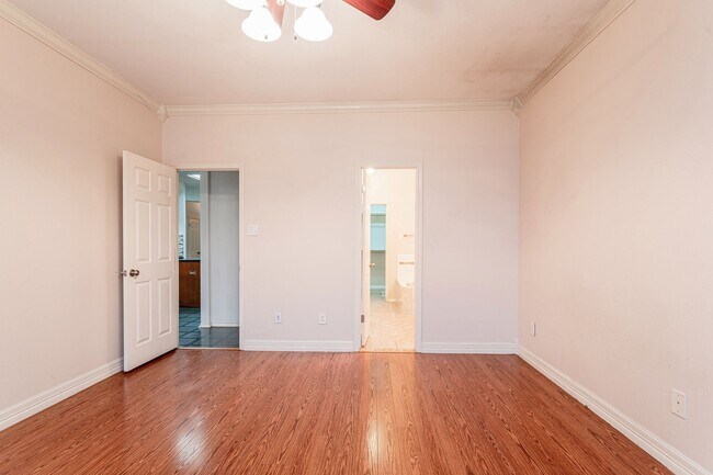 Building Photo - 1235 Blackthorn Dr