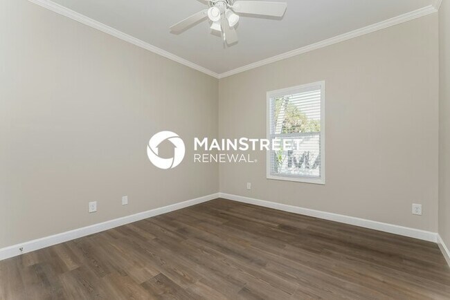 Building Photo - 3 Bedroom Pet-Friendly Home in St Petersbu...