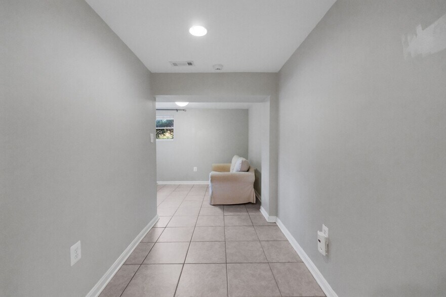 Building Photo - 318 Farragut St NW