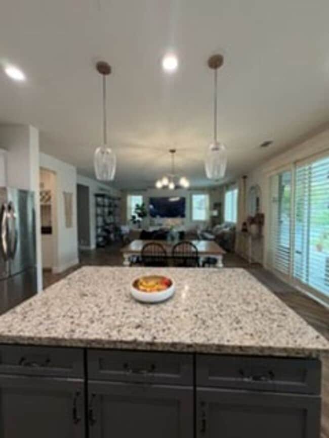 Building Photo - Spacious 4 Bedroom Home with Outdoor Entertaining Space