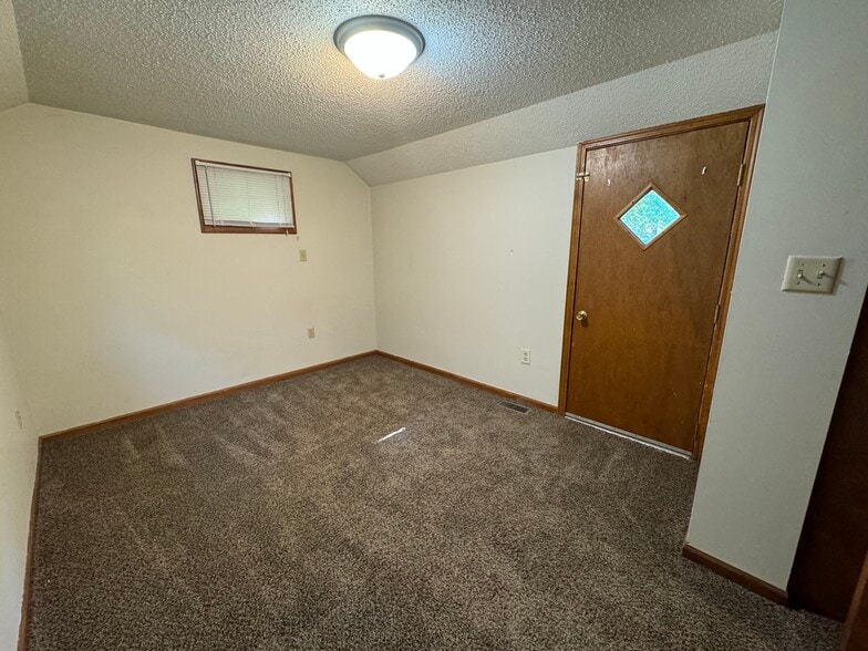 Building Photo - 416 S 3rd St