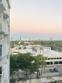 Building Photo - 1300 NE Miami Gardens Dr