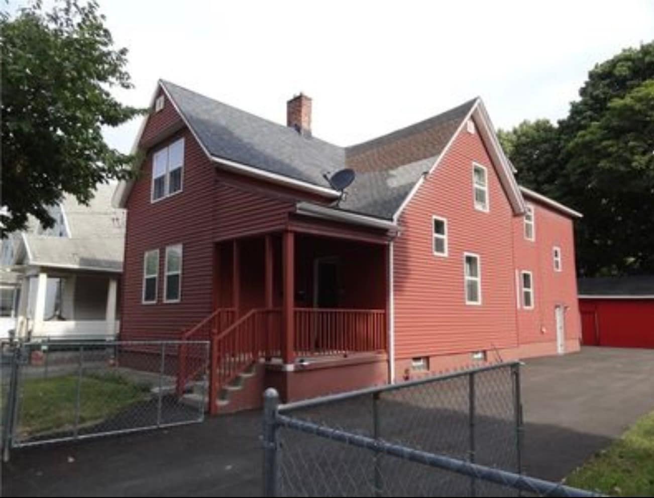 Building Photo - 298 Bernard St