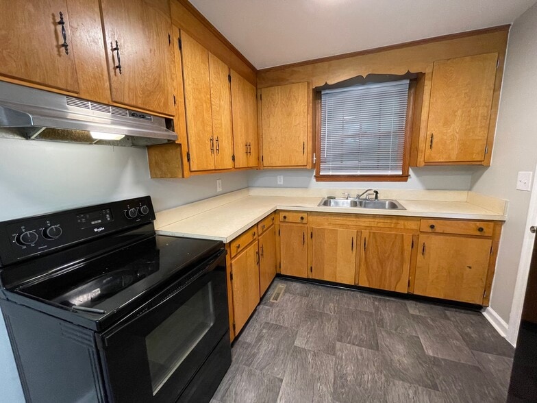 Kitchen - 2665 Orchid Ave