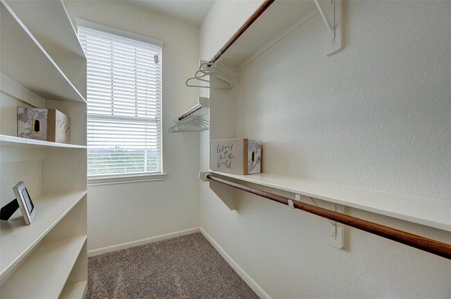 Building Photo - 5554 Sallow Bay Ln