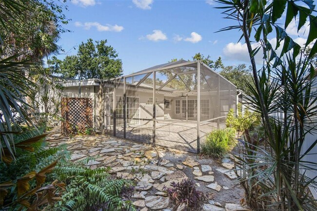 Building Photo - 2 S Treasure Dr