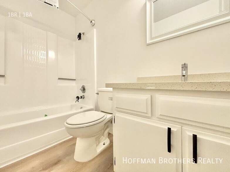 Building Photo - 11817 Victory Blvd