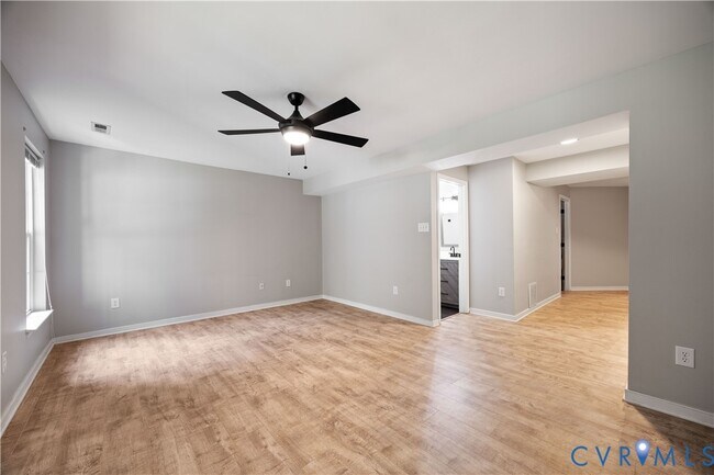 Building Photo - 2805 Queensland Dr