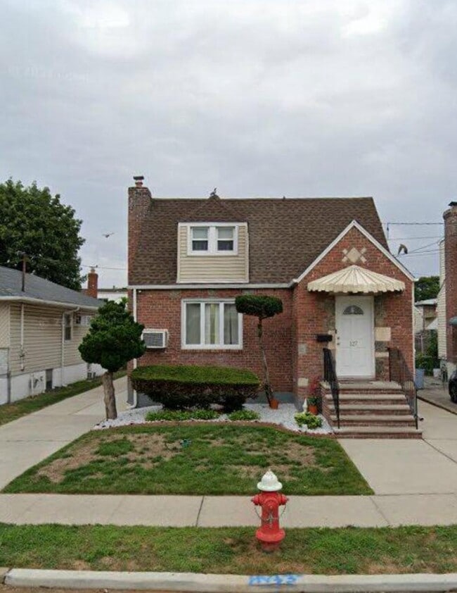 Primary Photo - 127 Casper St