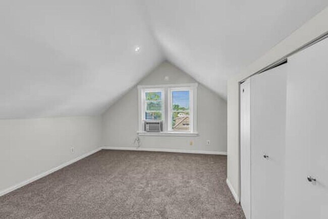 Building Photo - 3940 Delmar Ave