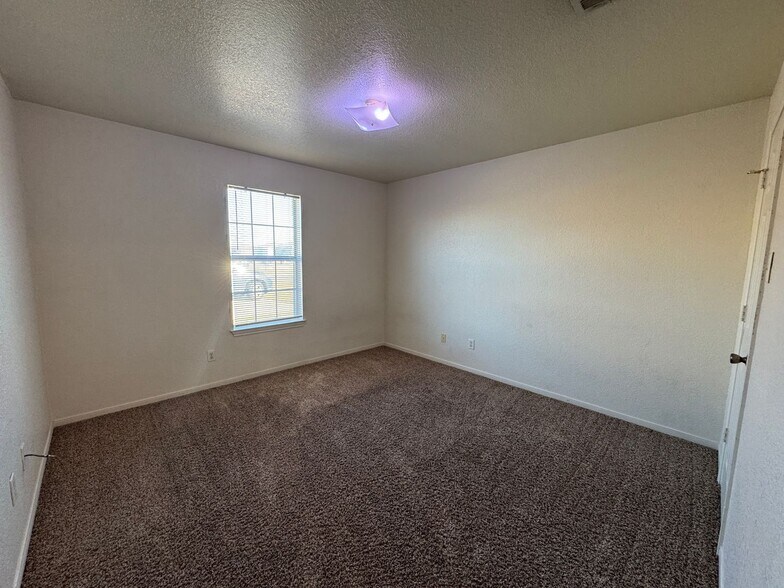 Building Photo - 3400 Cantabrian Dr