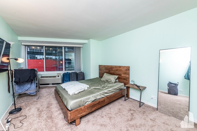 Building Photo - 211 E Ohio St