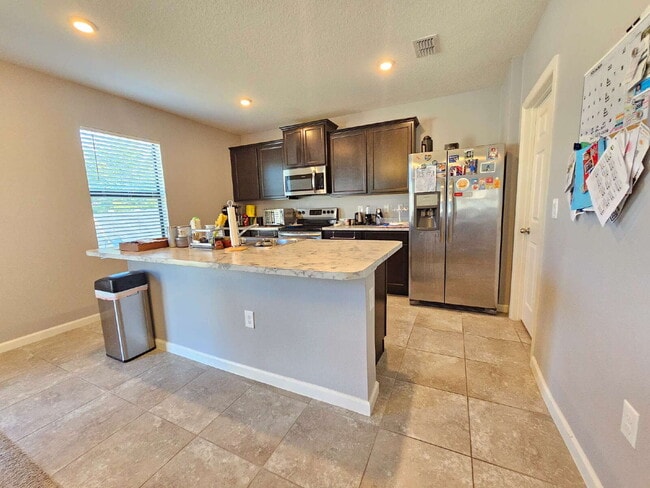 Building Photo - Large 2 story Cocoa home