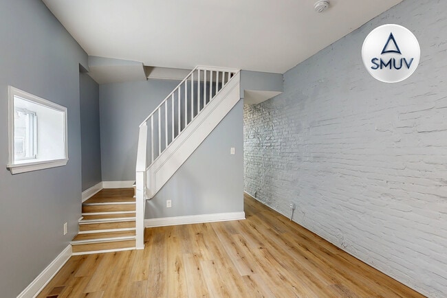 Building Photo - 501 N Belnord Ave