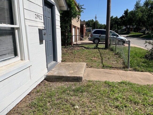 Building Photo - 2912 N Independence Ave