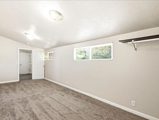 Building Photo - Salt Lake-Glendale 3 bed 2 bath home