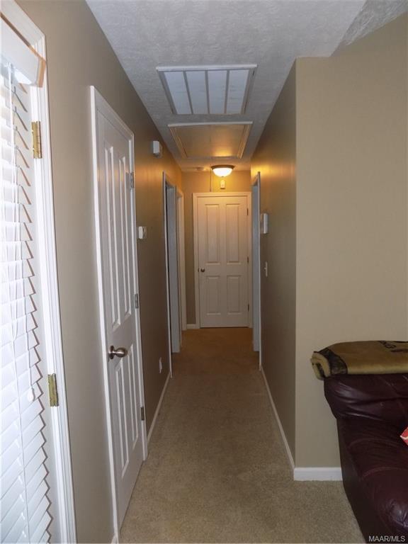 Building Photo - 628 Vintage Way