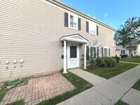 Building Photo - 1451 Cove Dr