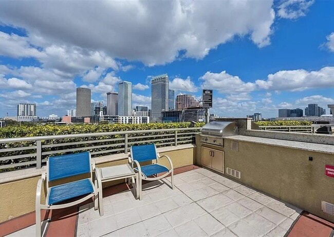 Building Photo - 275 Bayshore Blvd