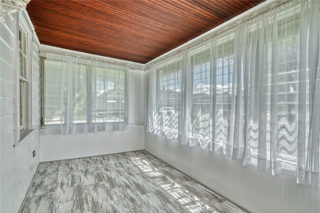 Building Photo - 4 Belford Dr