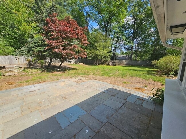 Building Photo - 37 Fairchild Dr
