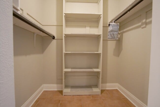 Building Photo - Modern 2-Bedroom Condo Across from the Bay...