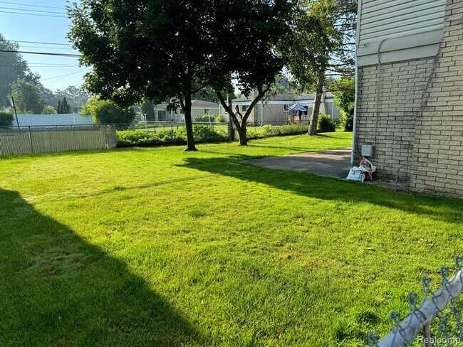Building Photo - 5028 Abington Dr